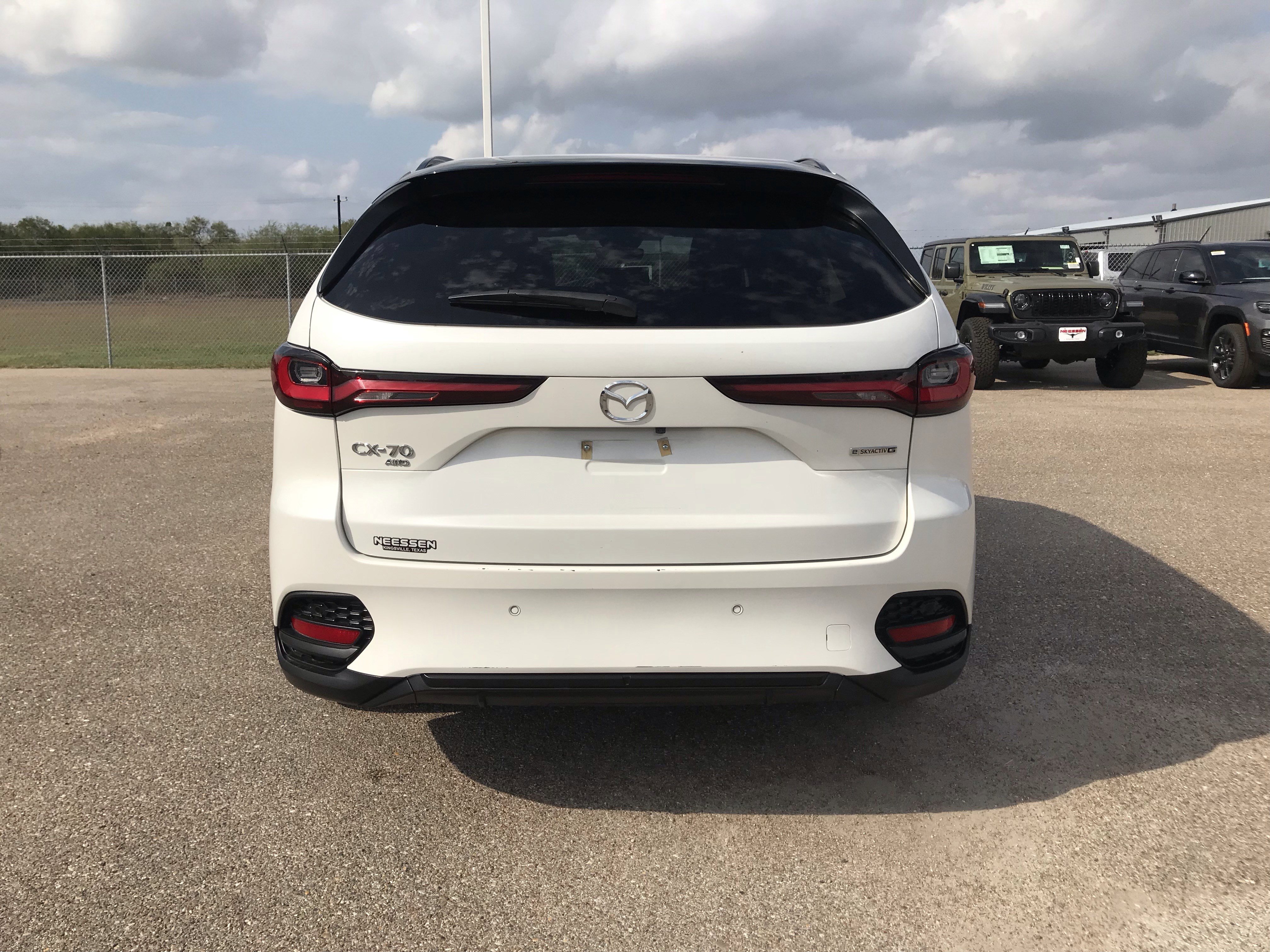 Used 2025 MAZDA CX-70 3.3 Turbo w/ Preferred Package image 6