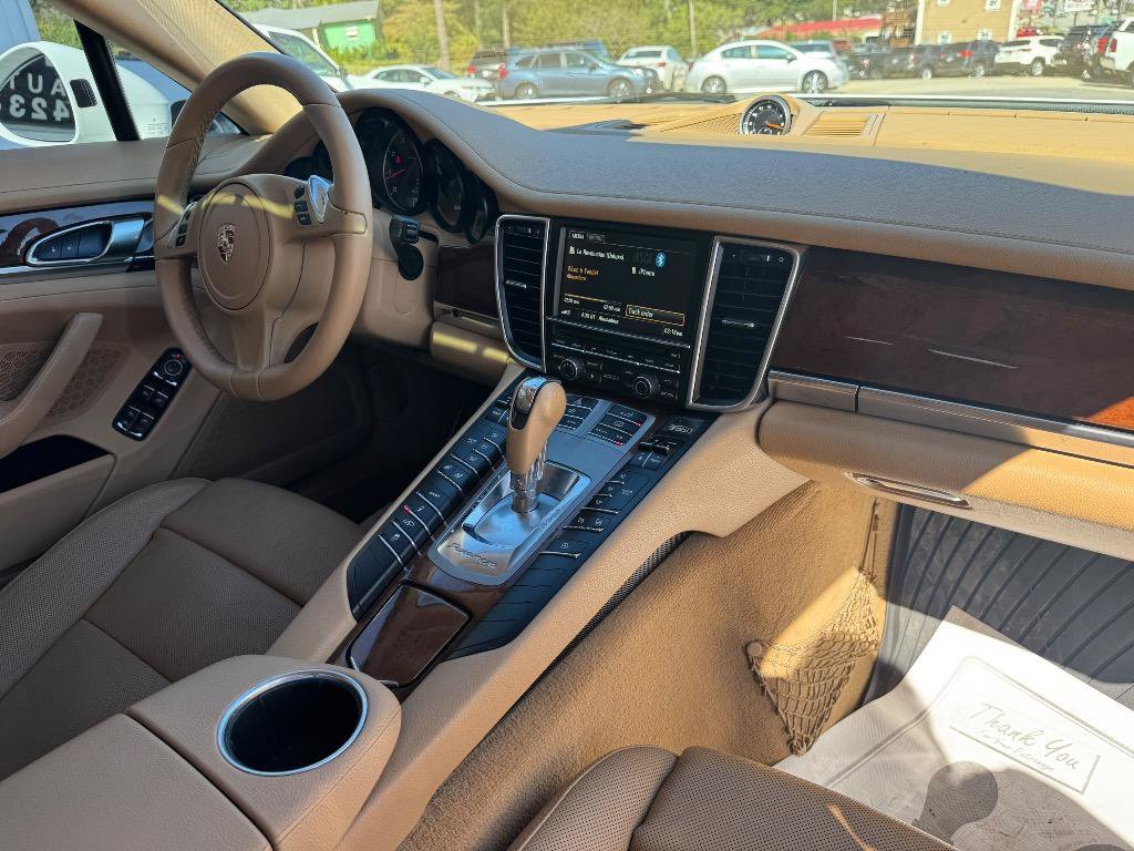 Used 2014 Porsche Panamera 4 AWD/4WD image 28