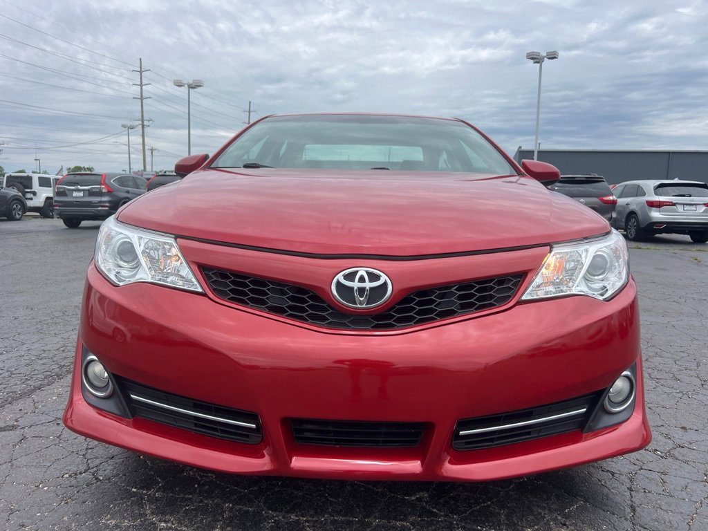 Used 2014 Toyota Camry SE FWD image 2
