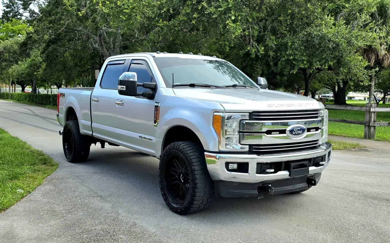 Used 2017 Ford F250 Lariat w/ Chrome Package AWD/4WD image 3