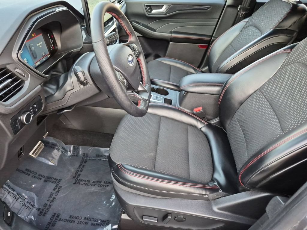 Used 2024 Ford Escape ST-Line w/ Tech Pack #1 FWD image 15