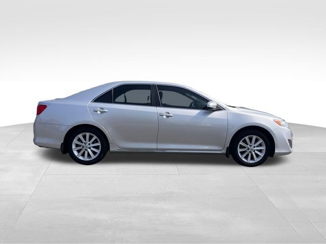 Used 2012 Toyota Camry XLE w/ Leather Pkg FWD image 6