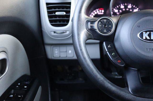 Used 2016 Kia Soul FWD image 30