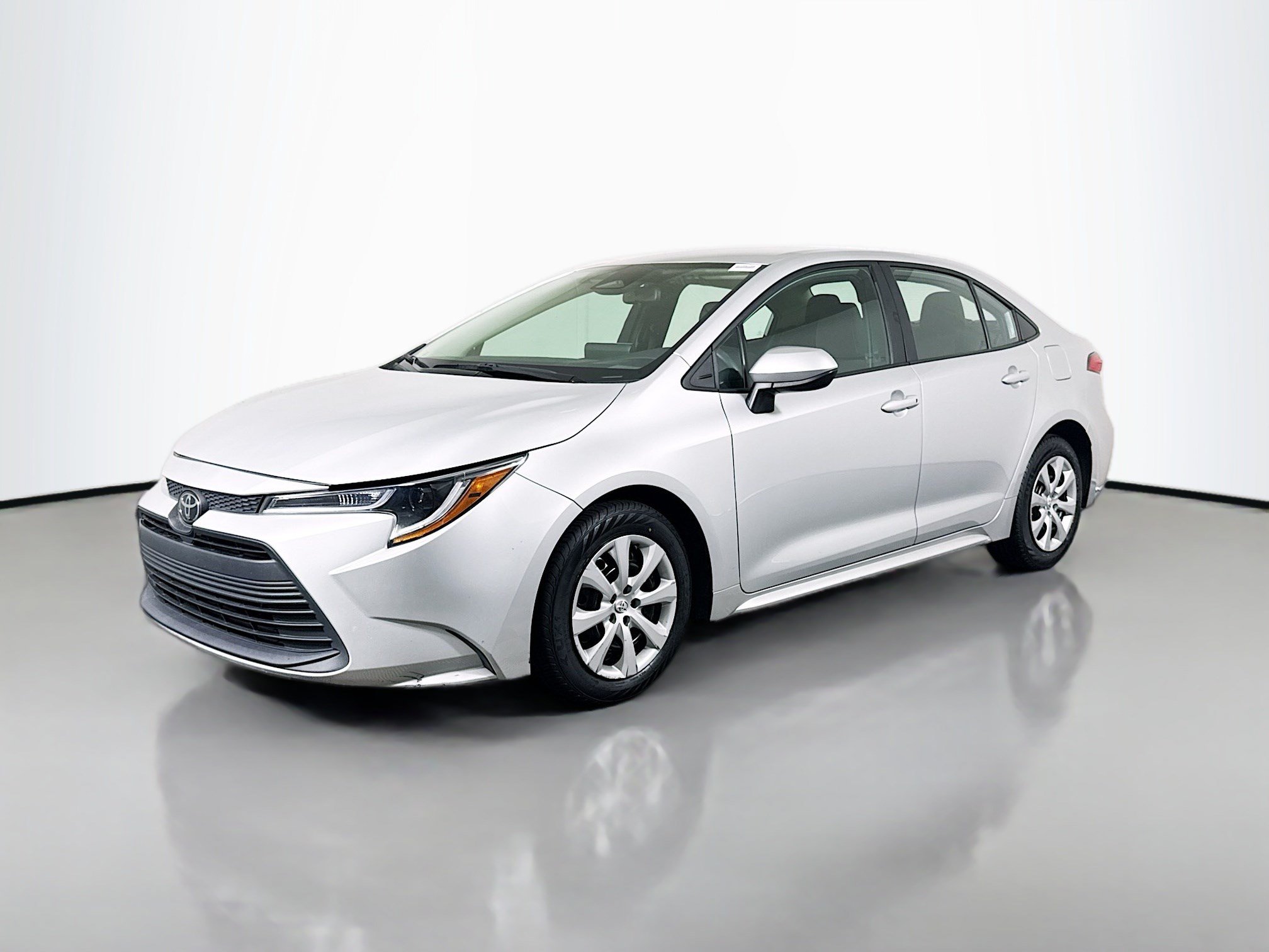 Used 2024 Toyota Corolla LE FWD image 4