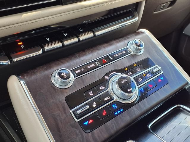 Certified 2022 Lincoln Aviator Reserve w/ Equipment Group 201A AWD/4WD image 14