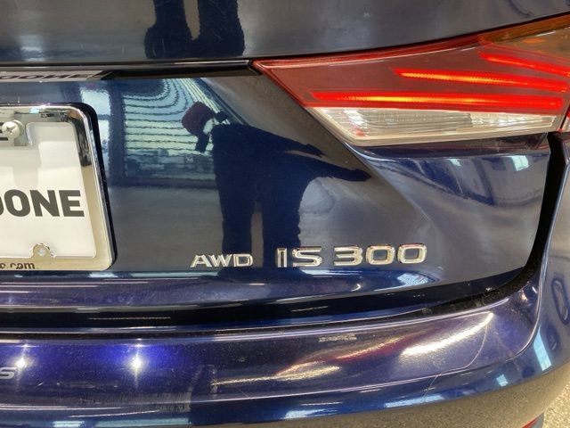 Used 2017 Lexus IS 300 300 w/ Premium Package image 7