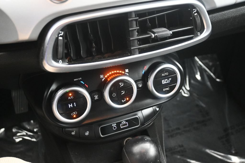 Used 2016 FIAT 500X Lounge FWD image 25