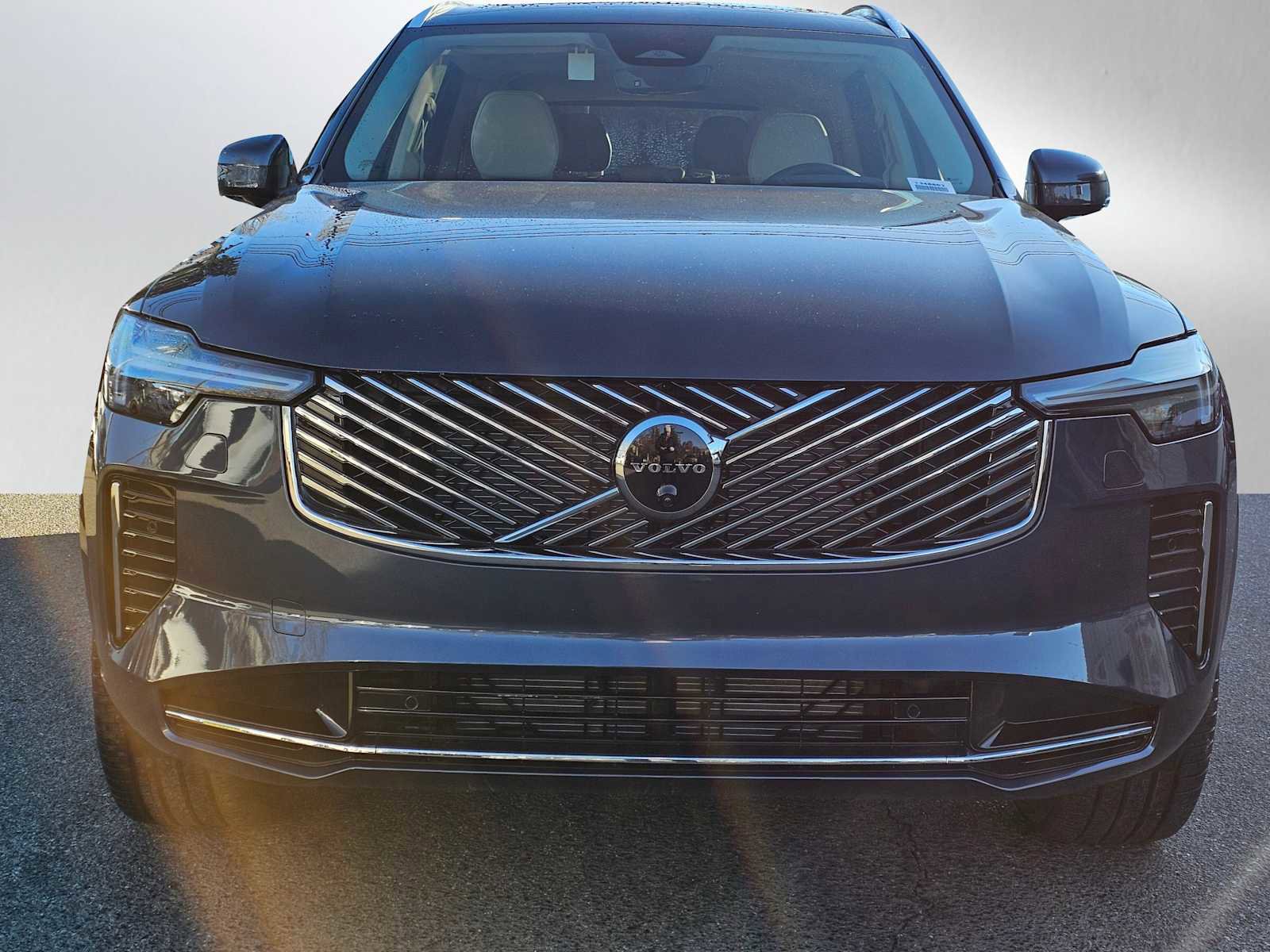 New 2025 Volvo XC90 B6 Ultra image 2