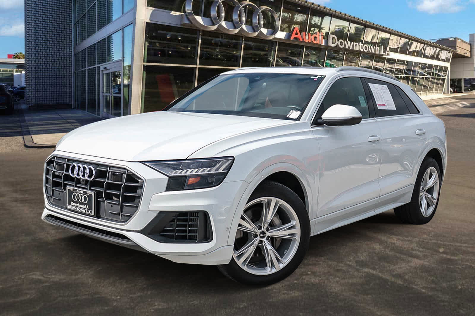 Used 2023 Audi Q8 Premium w/ Convenience Package image 2
