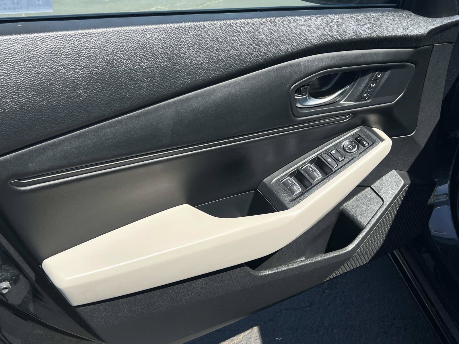 Used 2023 Honda Accord EX-L image 6