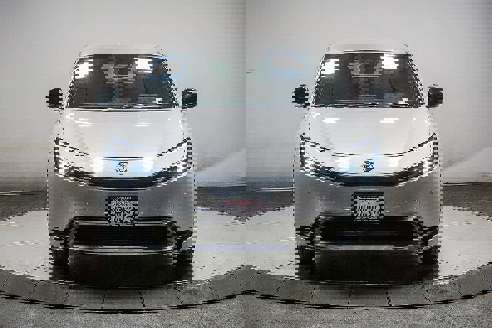 Used 2023 Toyota Prius Prime XSE Premium image 2