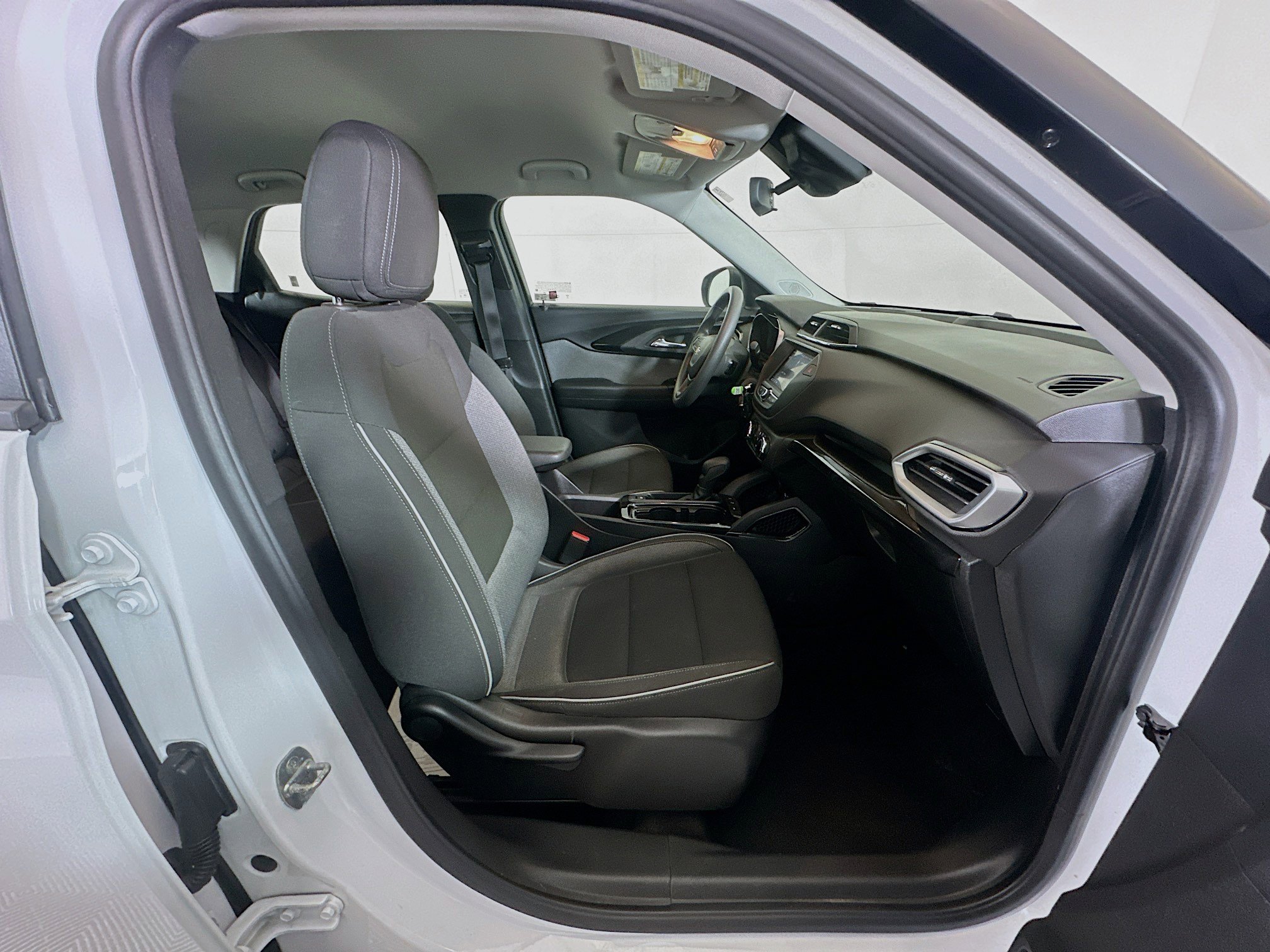 Used 2021 Chevrolet TrailBlazer L image 29