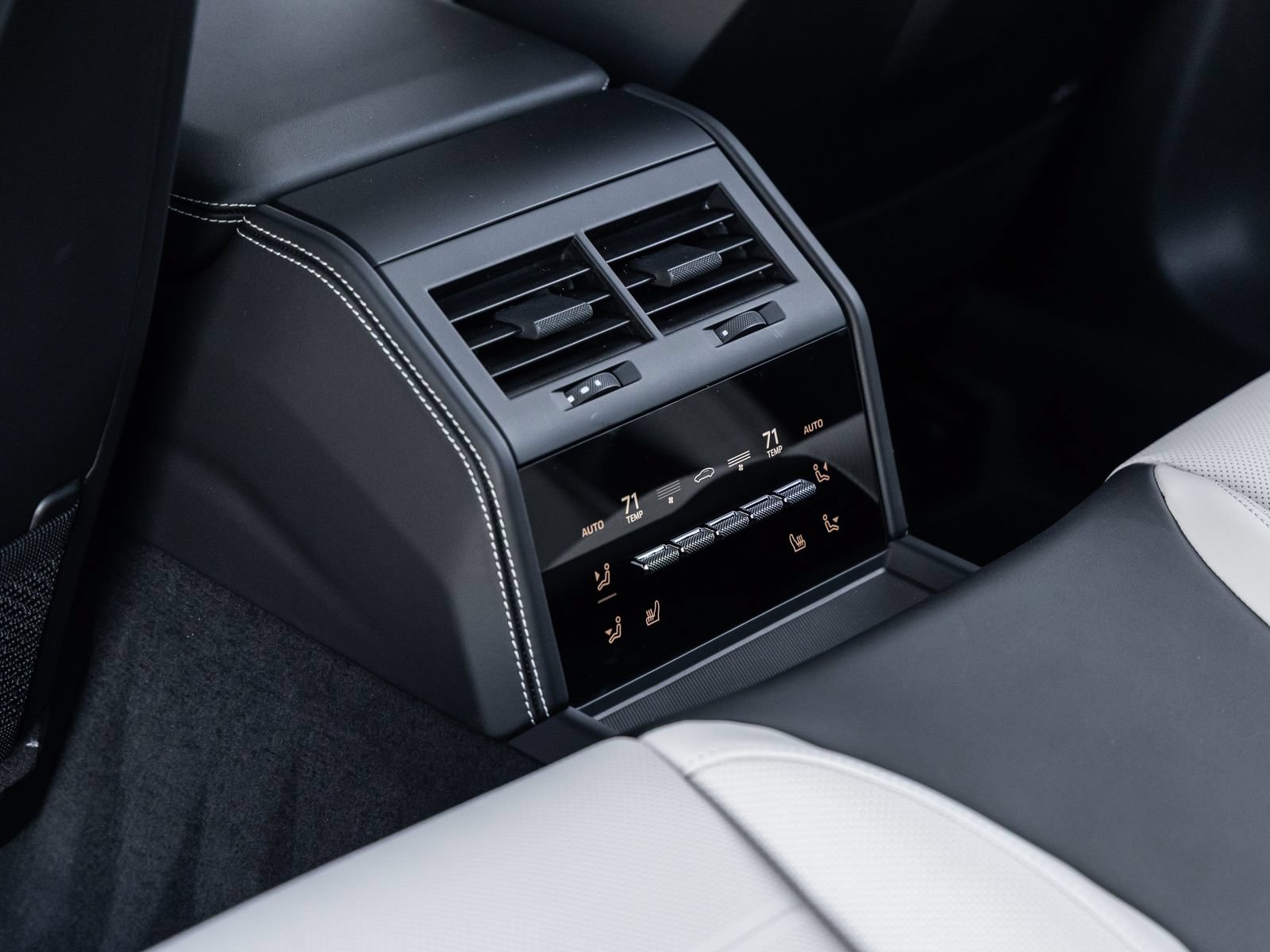 Certified 2026 Porsche Panamera 4 AWD/4WD image 35