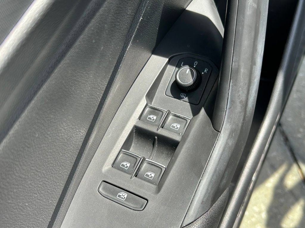 Certified 2021 Volkswagen Jetta SE w/ SE Cold Weather Package FWD image 19