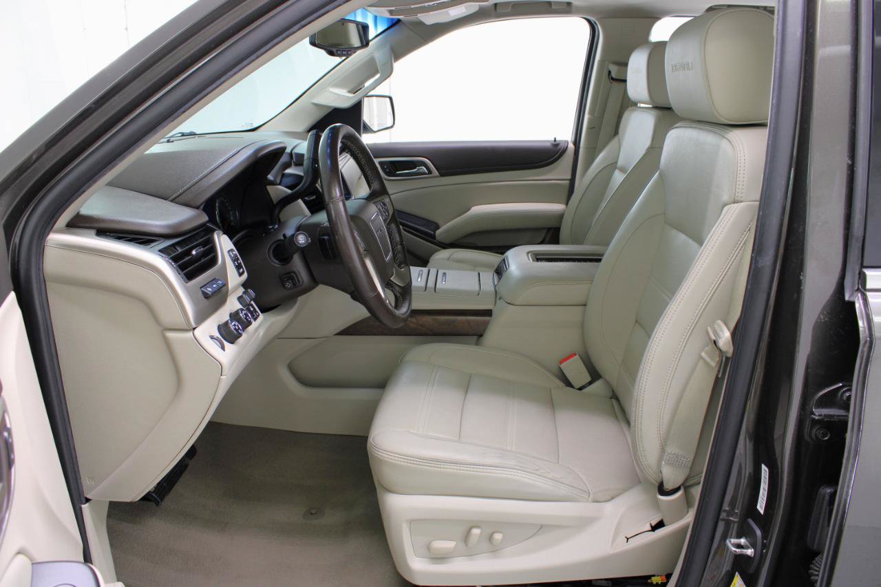 Used 2019 GMC Yukon XL Denali w/ Denali Ultimate Package AWD/4WD image 35
