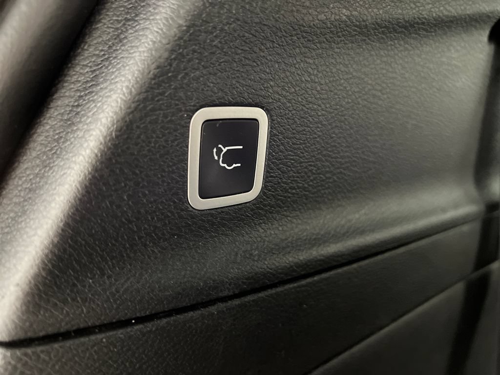 Used 2025 Chrysler Pacifica Select FWD image 45