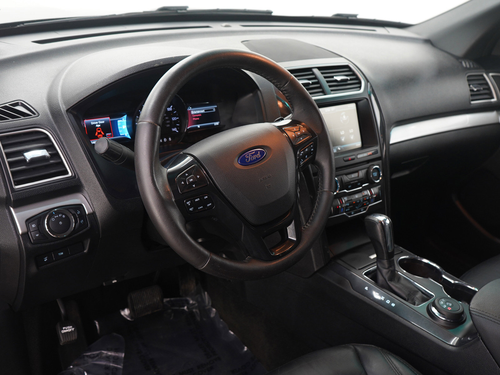 Used 2016 Ford Explorer XLT w/ Equipment Group 202A image 26