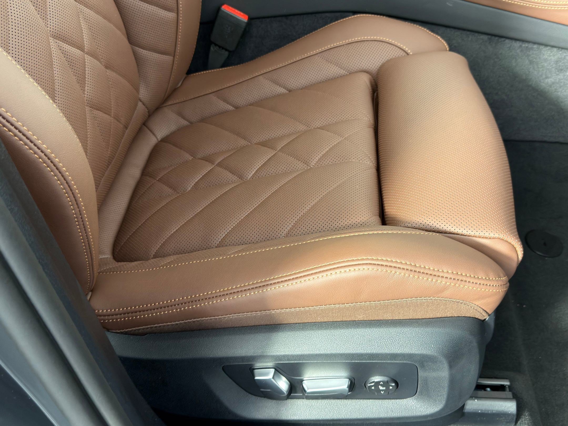 Used 2026 BMW X5 sDrive40i w/ Premium Package RWD image 32