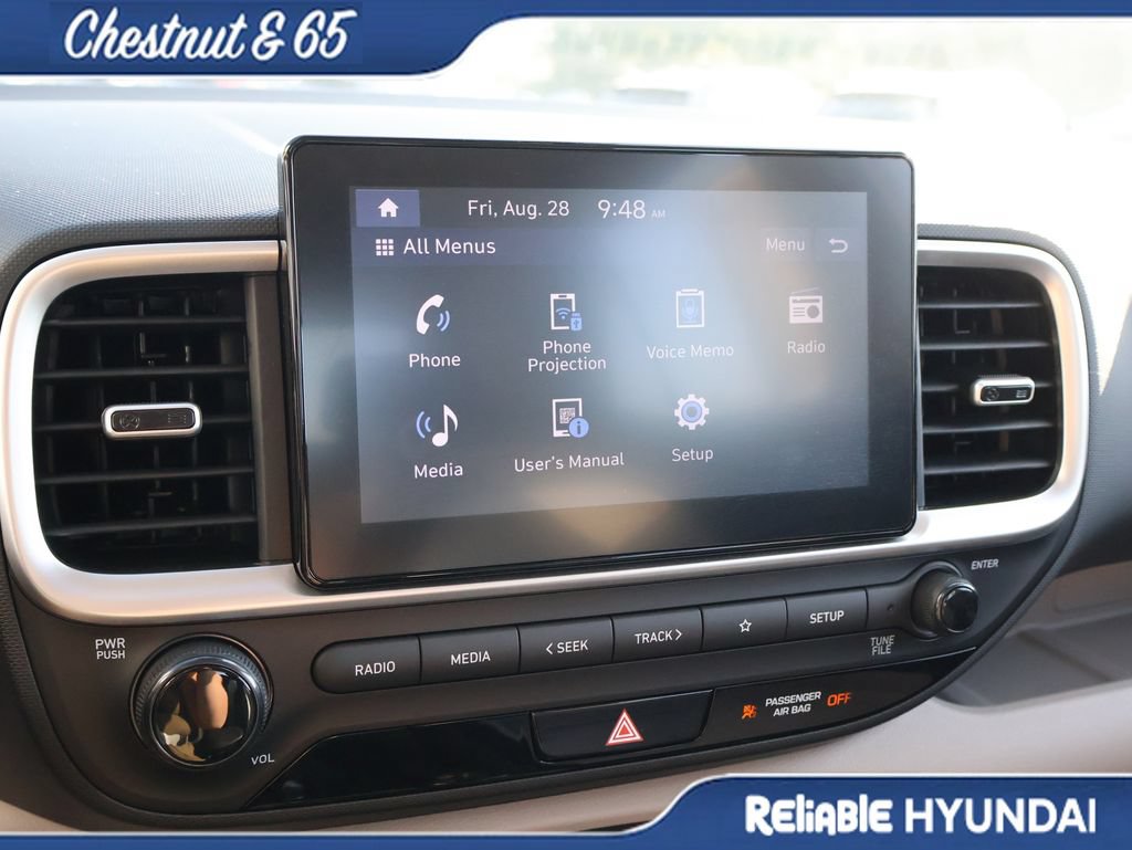 Certified 2025 Hyundai Venue SEL FWD image 35