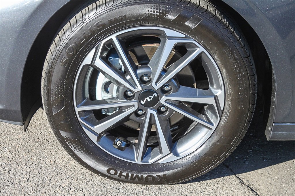 Used 2022 Kia Forte LXS w/ LXS Technology Package image 14