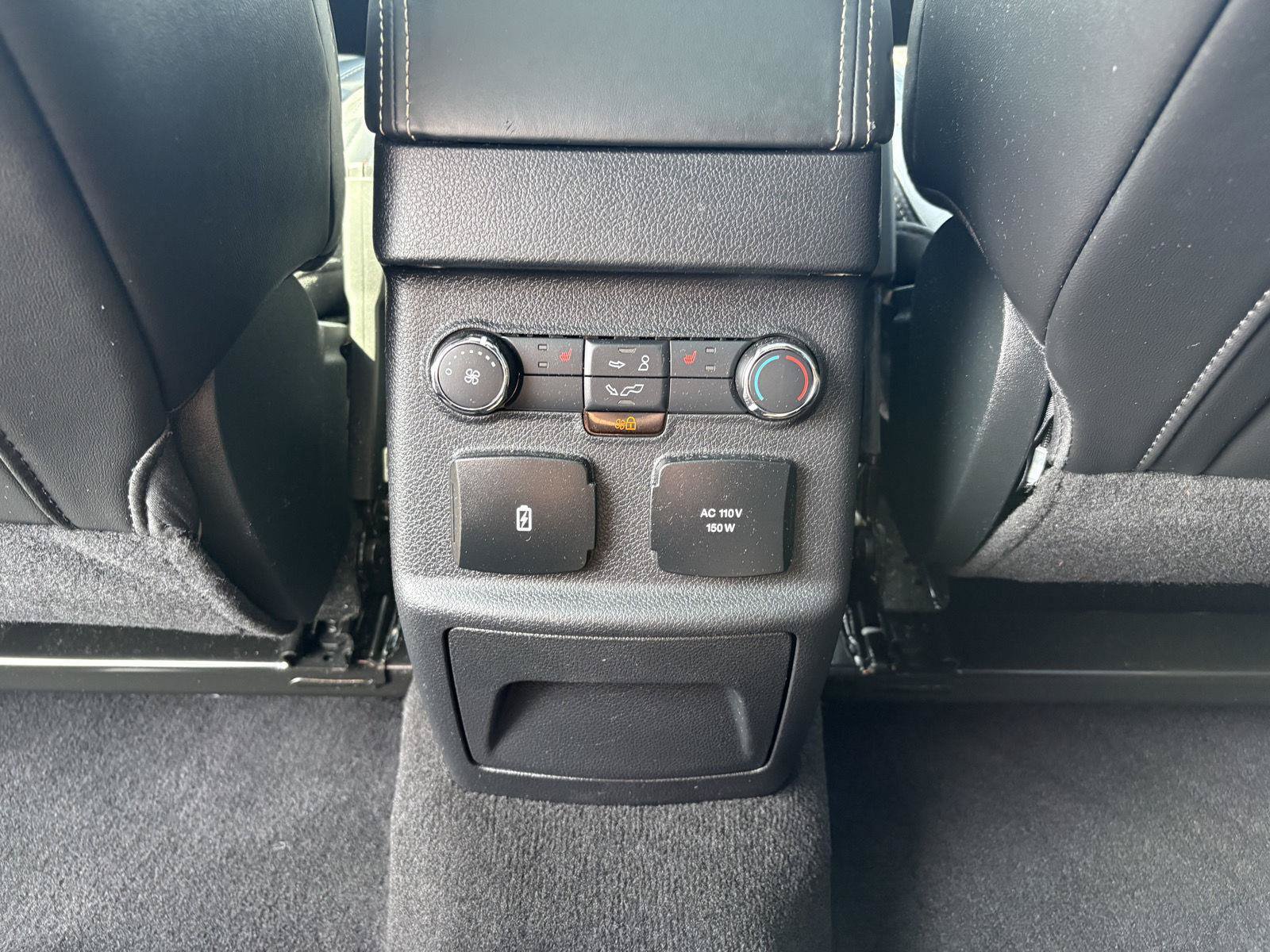 Used 2018 Ford Explorer Platinum AWD/4WD image 23