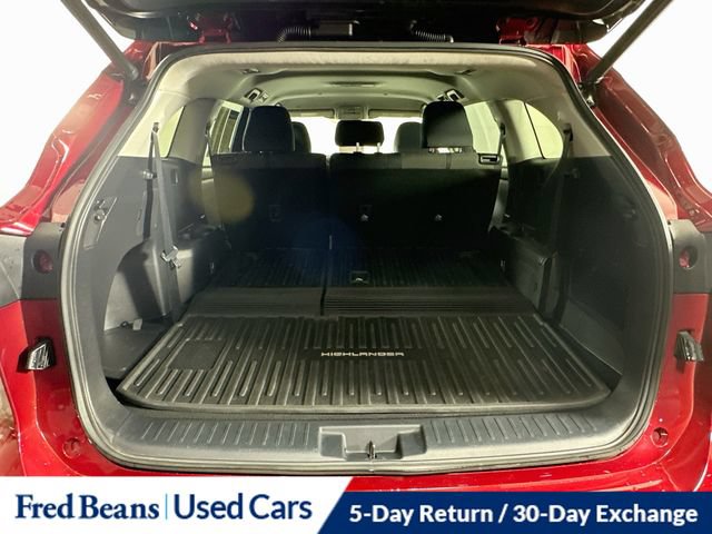 Used 2022 Toyota Highlander LE AWD/4WD image 31