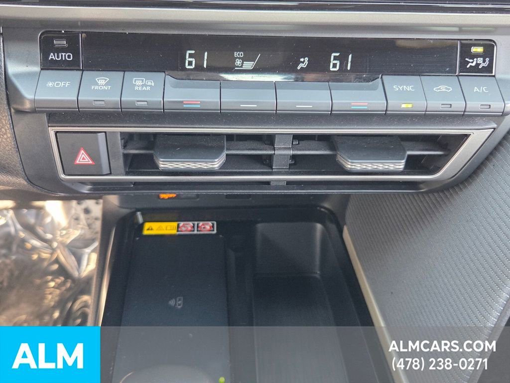 Used 2025 Toyota Camry SE image 21