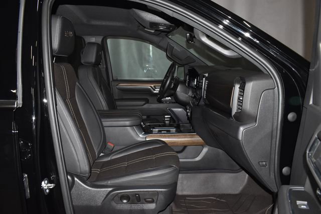 Used 2023 Chevrolet Silverado 1500 High Country w/ Technology Package image 28