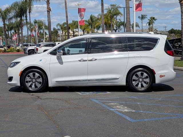 Used 2018 Chrysler Pacifica Limited w/ Advanced Safetytec Group FWD image 9