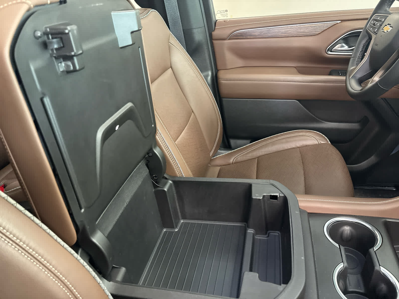 Used 2024 Chevrolet Suburban High Country AWD/4WD image 31