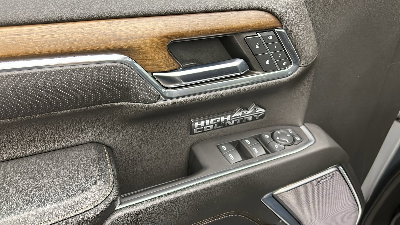 Used 2023 Chevrolet Silverado 1500 High Country w/ High Country Premium Package image 34