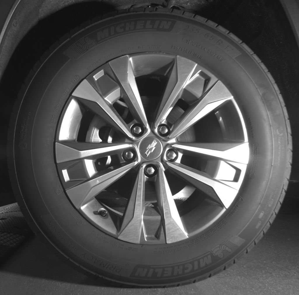 Used 2025 Chevrolet Equinox LT AWD/4WD image 11
