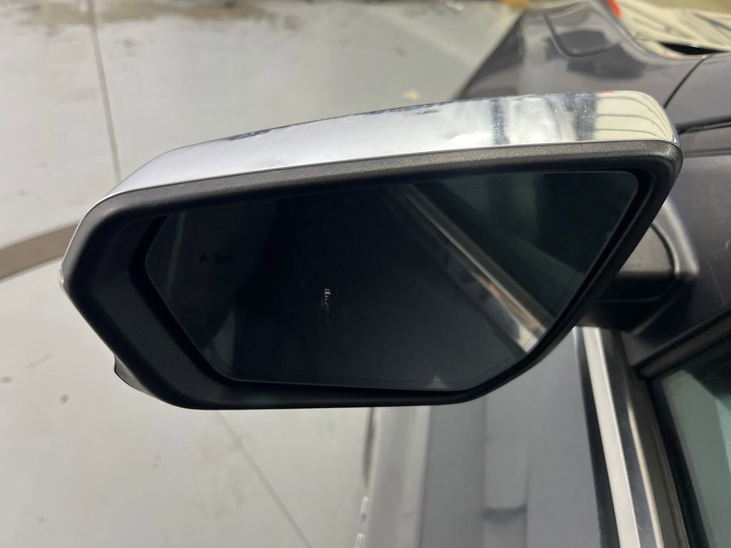 Used 2018 Chevrolet Equinox Premier w/ Infotainment II Package image 15