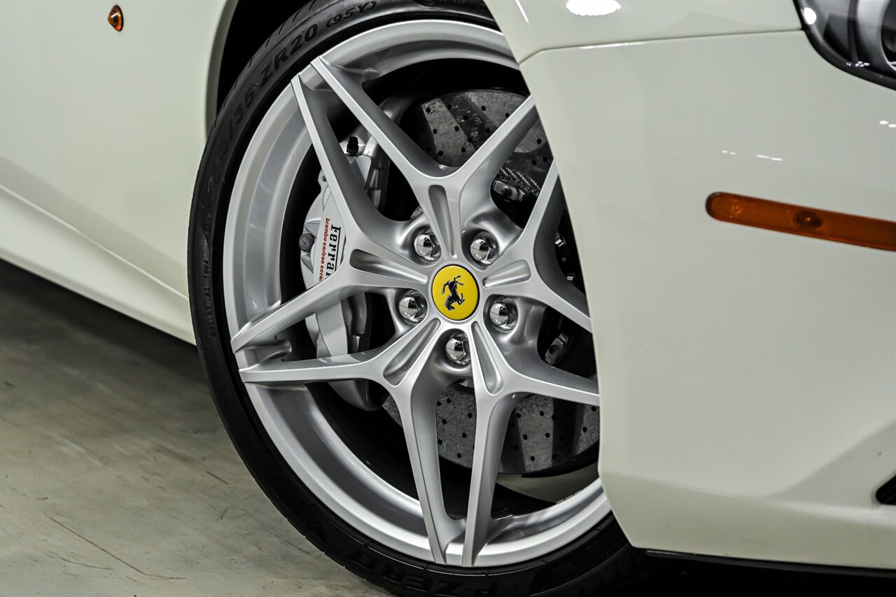 Used 2017 Ferrari California T RWD image 3