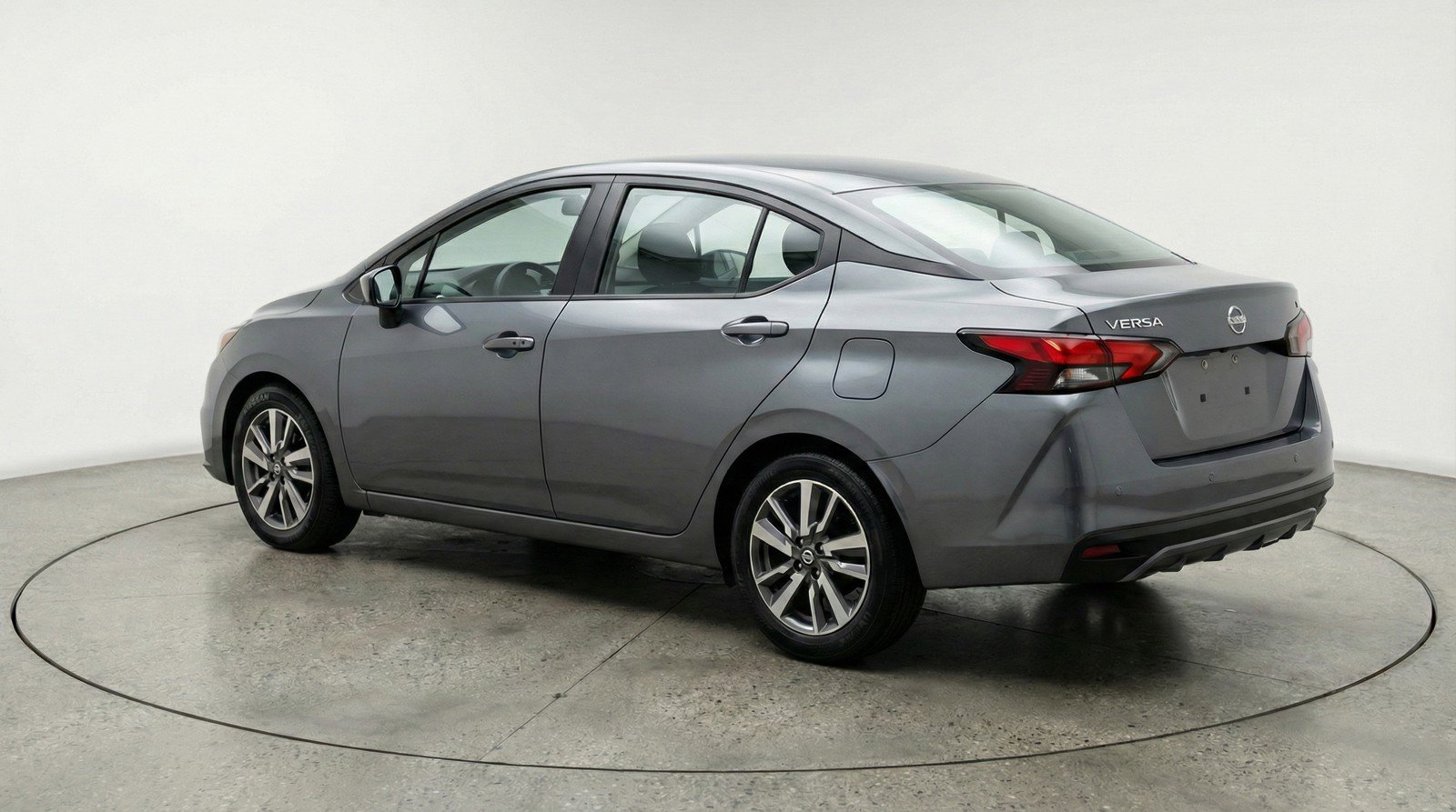 Used 2025 Nissan Versa SV image 6