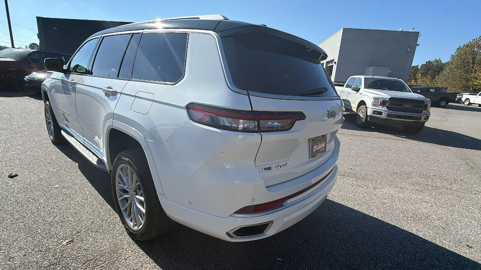 Used 2022 Jeep Grand Cherokee L Summit w/ Advanced Protech Group IV AWD/4WD image 10