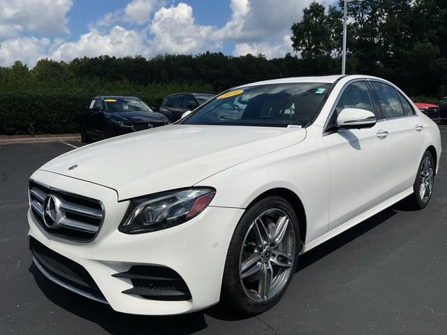 Used 2019 Mercedes-Benz E 300 4MATIC image 2
