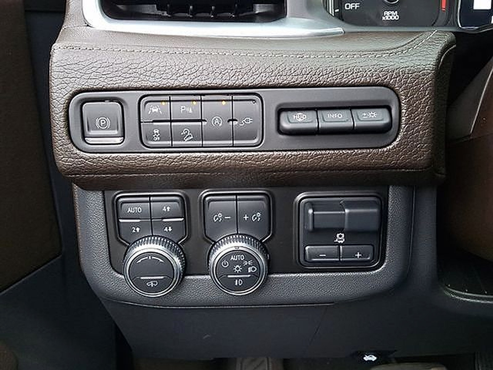 Used 2021 GMC Yukon Denali w/ Denali Ultimate Package AWD/4WD image 35