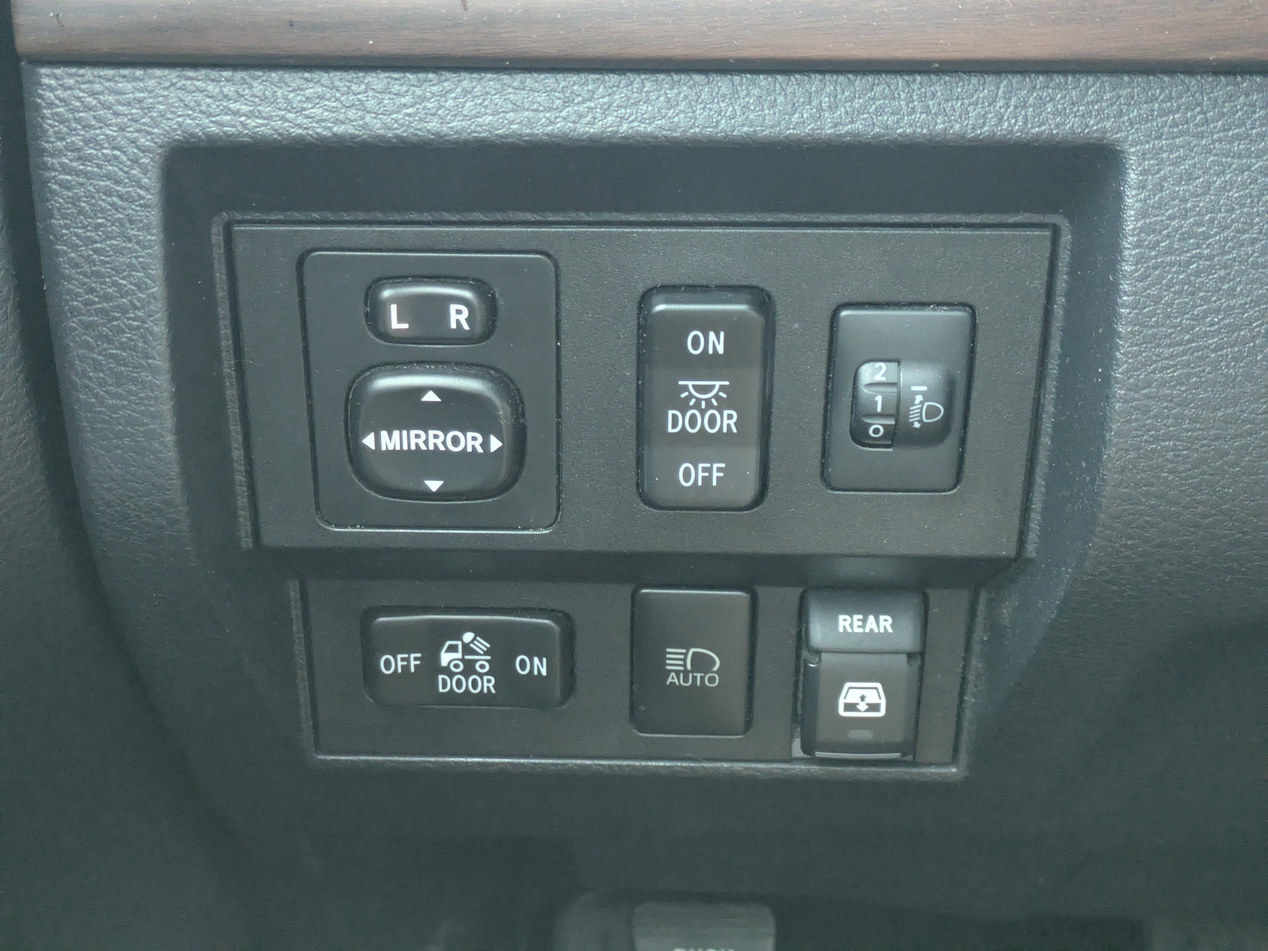 Used 2019 Toyota Tundra Limited w/ TRD Off Road Package AWD/4WD image 21