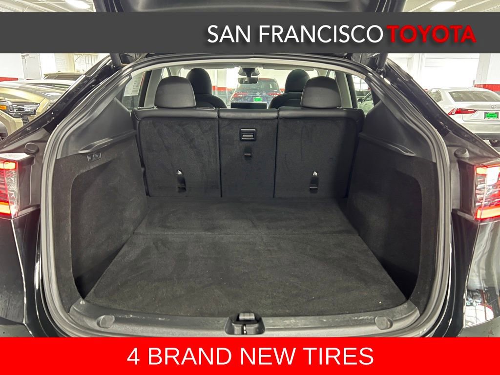 Used 2024 Tesla Model Y Long Range AWD/4WD image 32