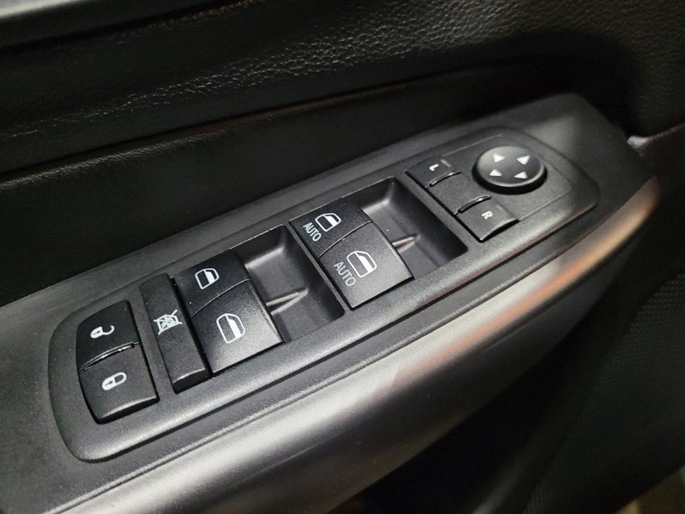 Used 2021 Jeep Cherokee Limited image 27