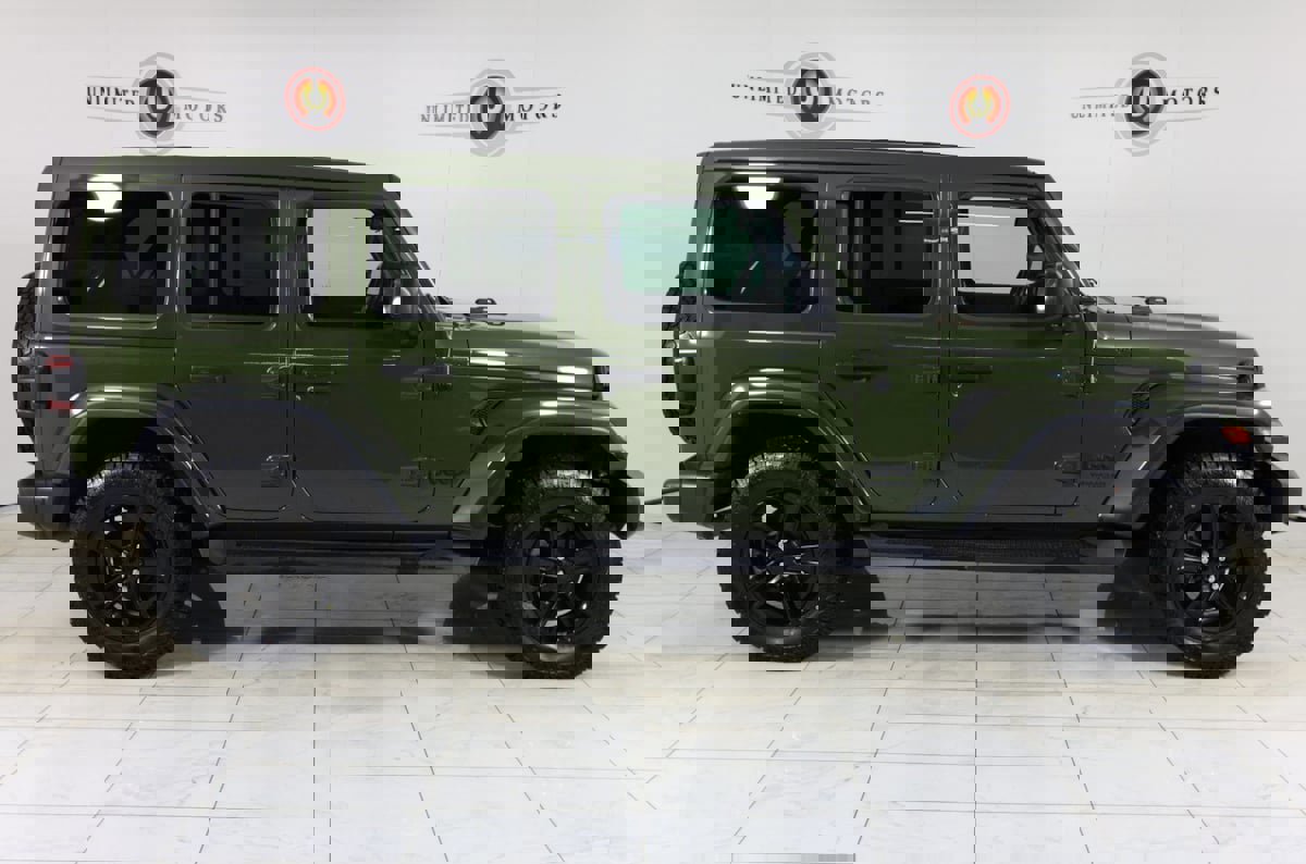 Used 2021 Jeep Wrangler Unlimited Sahara image 2