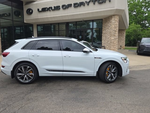 Used 2023 Audi e-tron Premium Plus w/ Premium Plus Package AWD/4WD video 2