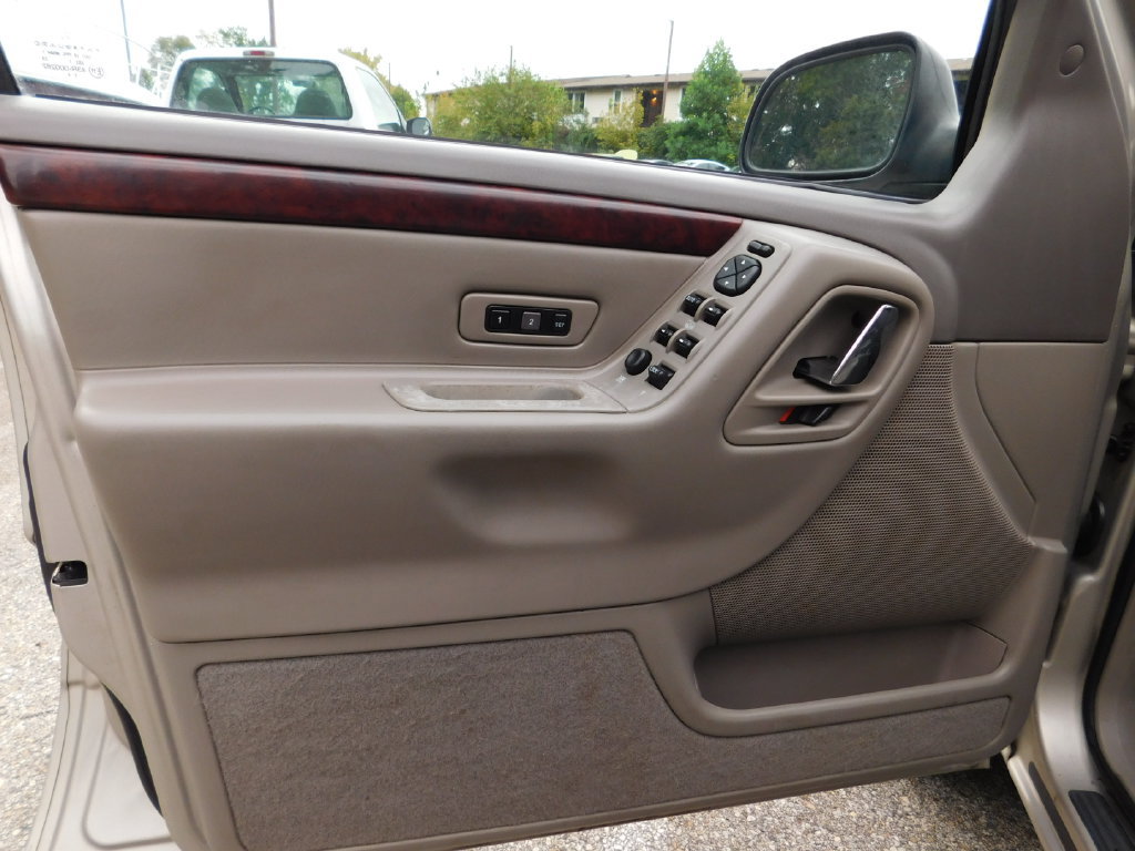 Used 2004 Jeep Grand Cherokee Limited AWD/4WD image 15