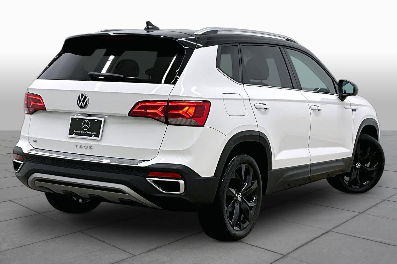 Used 2023 Volkswagen Taos SE w/ Panoramic Sunroof Package FWD image 13