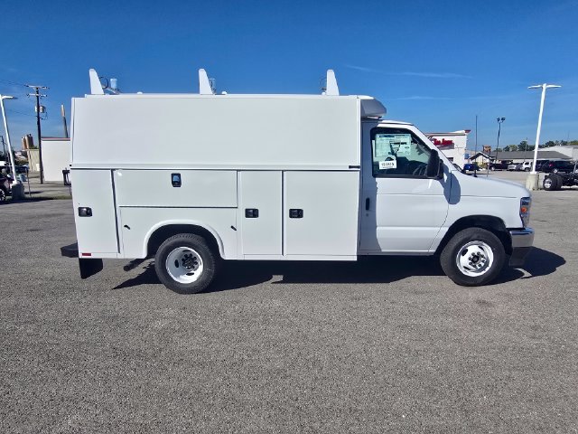 New 2027 Ford E-350 and Econoline 350 Super Duty w/ Power Equipment Group RWD image 2