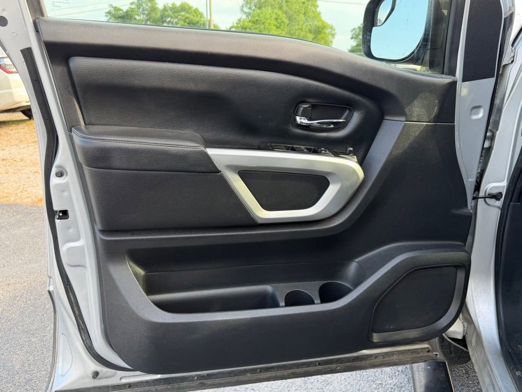 Used 2019 Nissan Titan PRO-4X AWD/4WD image 13