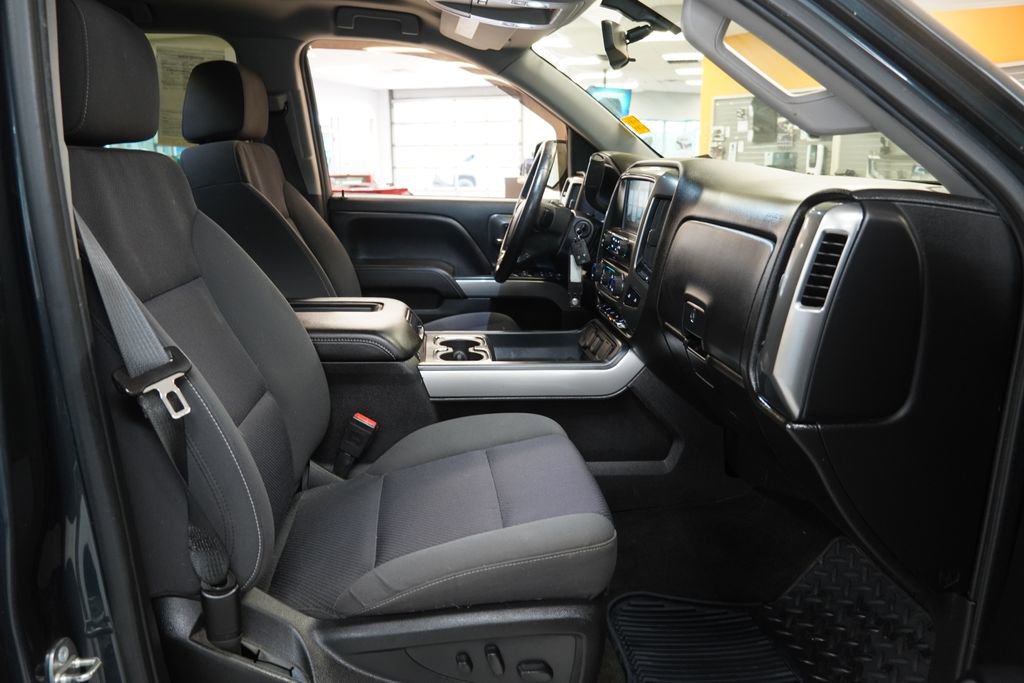 Used 2018 Chevrolet Silverado 1500 LT w/ All Star Edition AWD/4WD image 32