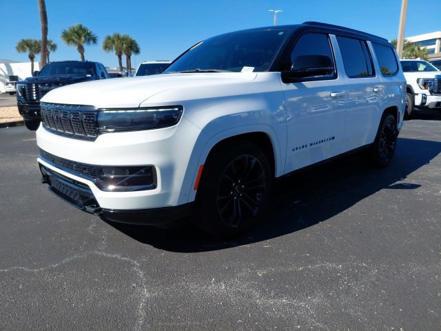 Used 2023 Jeep Grand Wagoneer Series III w/ Rear Seat Video Group 1 AWD/4WD image 8