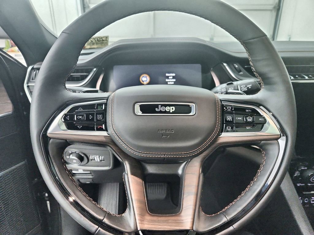 New 2025 Jeep Grand Cherokee L Summit w/ Obsidian Package image 22